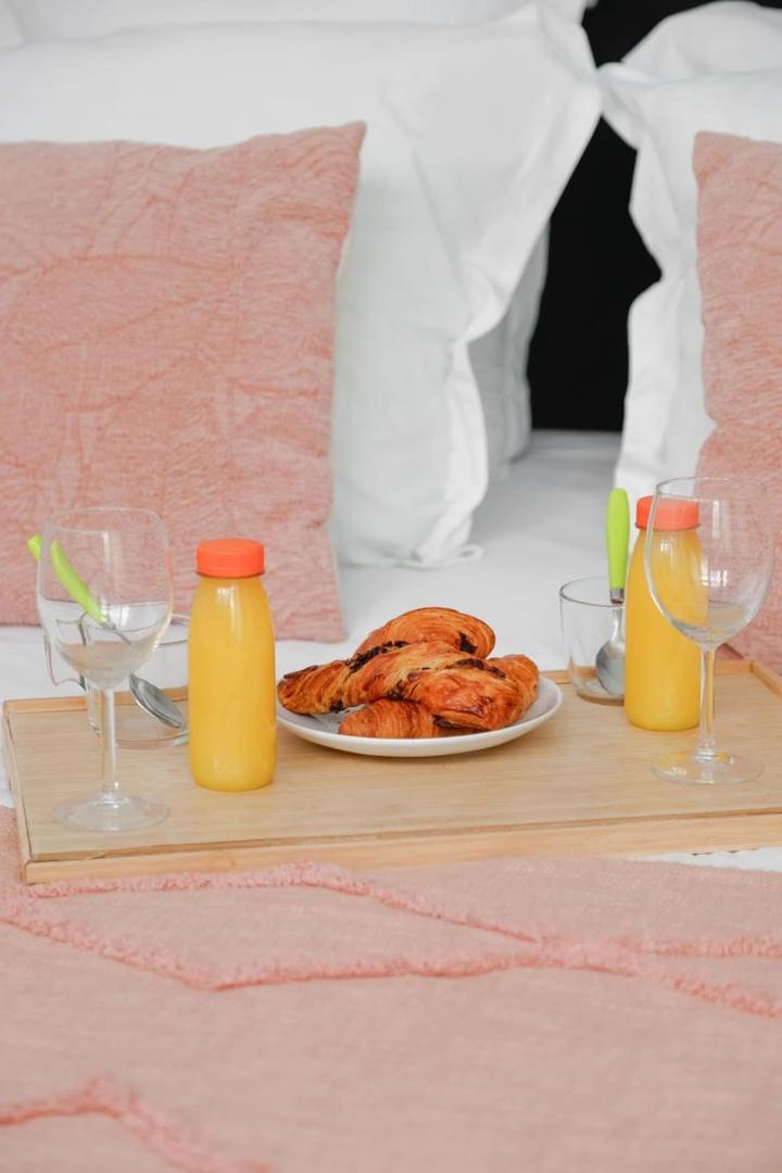 377 Stella - Superbe à * Parigi